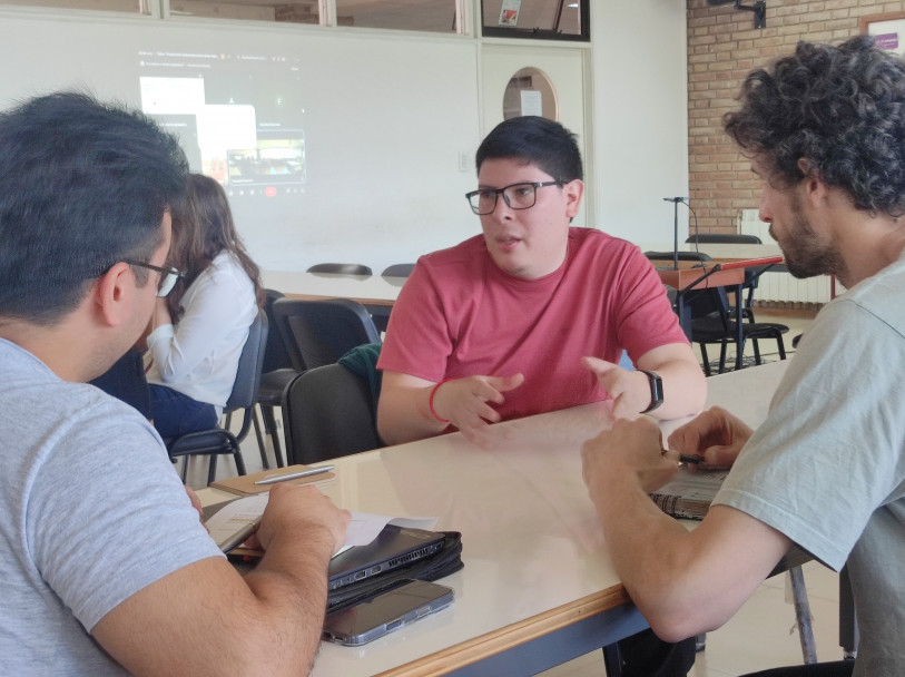imagen Más de 40 nodocentes participaron de un taller sobre acompañamiento de trayectorias académicas 