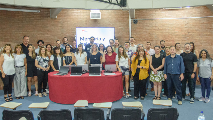 imagen que ilustra noticia Las bibliotecas de la UNCUYO suman 70 notebooks donadas por PwC Argentina