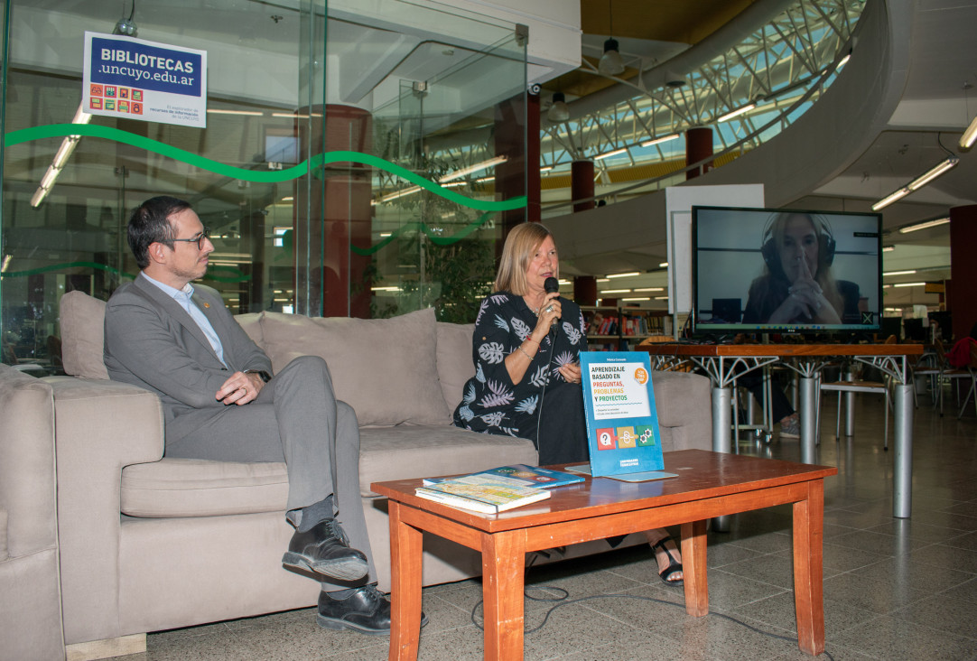 imagen Redescubrir el valor de las preguntas en la enseñanza, la apuesta del libro que presentaron en la UNCUYO