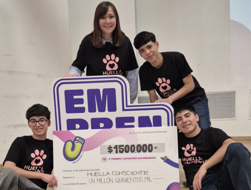 imagen Distinguieron proyecto de estudiantes de la UNCUYO que ayuda a adoptar animales