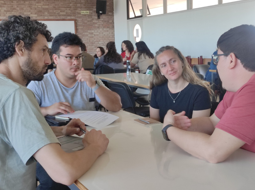 imagen Más de 40 nodocentes participaron de un taller sobre acompañamiento de trayectorias académicas 