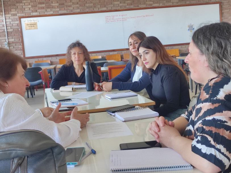 imagen Más de 40 nodocentes participaron de un taller sobre acompañamiento de trayectorias académicas 