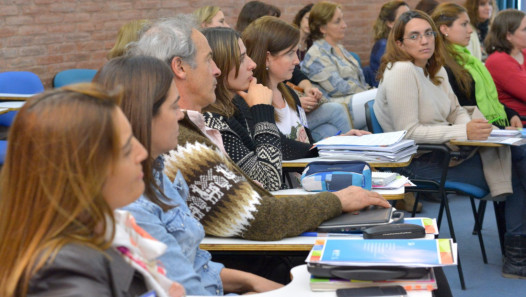 imagen La UNCUYO lanza una innovadora formación docente en tutorías para fortalecer el acompañamiento estudiantil
