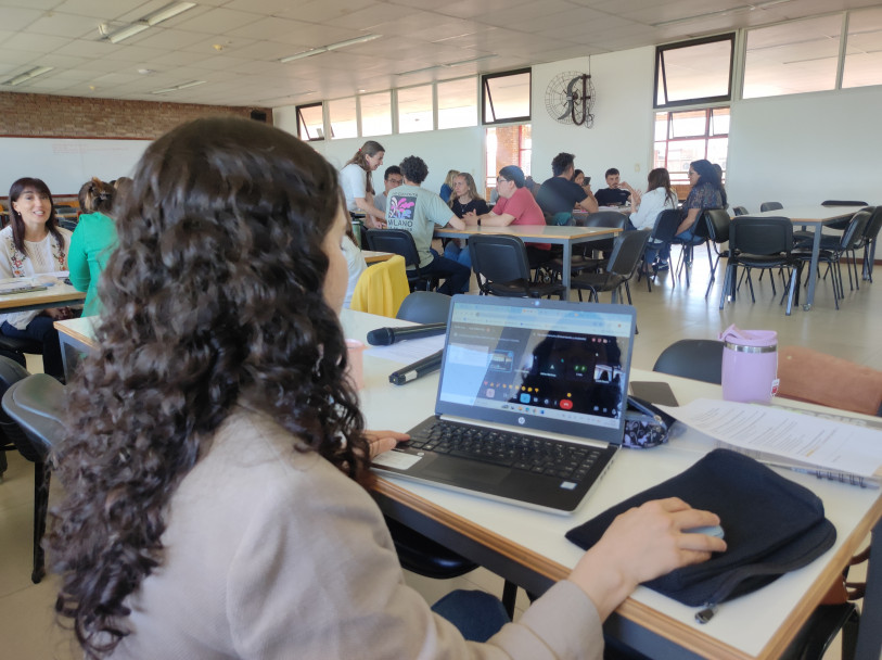 imagen Más de 40 nodocentes participaron de un taller sobre acompañamiento de trayectorias académicas 