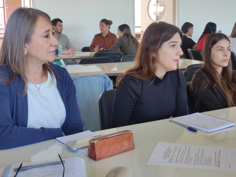 imagen Más de 40 nodocentes participaron de un taller sobre acompañamiento de trayectorias académicas 