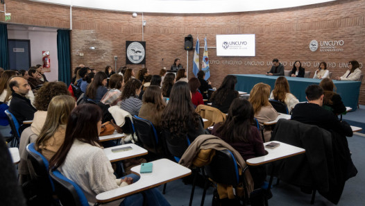 imagen "Una educación sin distancias" la UNCuyo reconoció el trabajo colectivo que consolidó su SIED y entregó diplomas de posgrado