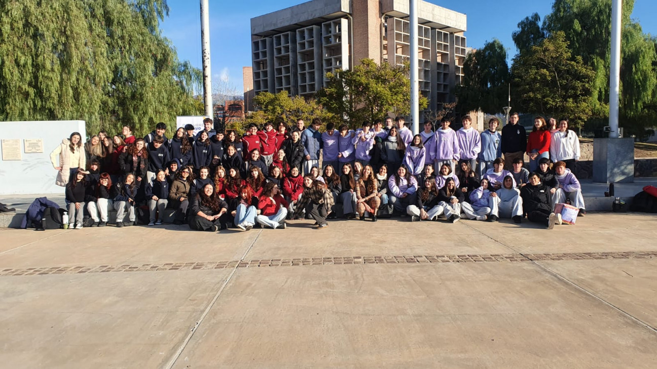 imagen Descubrí UNCUYO: El puente para conectar a miles de estudiantes con la universidad