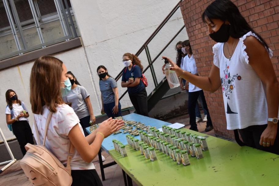 imagen Comenzó el ciclo lectivo 2021 en las escuelas secundarias de la UNCUYO