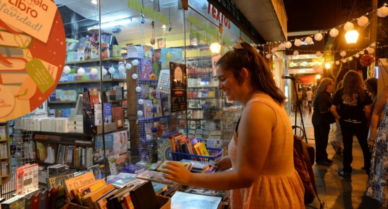 imagen Librería Universitaria participará de La noche de las Librerías