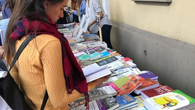 imagen 30 años de la Editorial de la UNCUYO