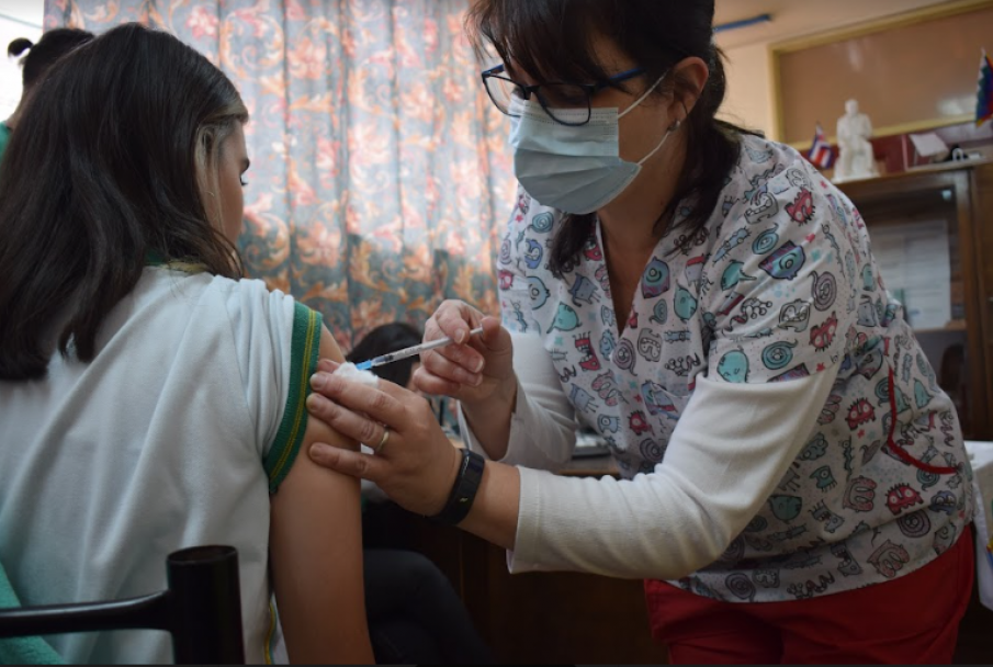 imagen Se vacunaron más de mil estudiantes de las escuelas secundarias de la UNCUYO