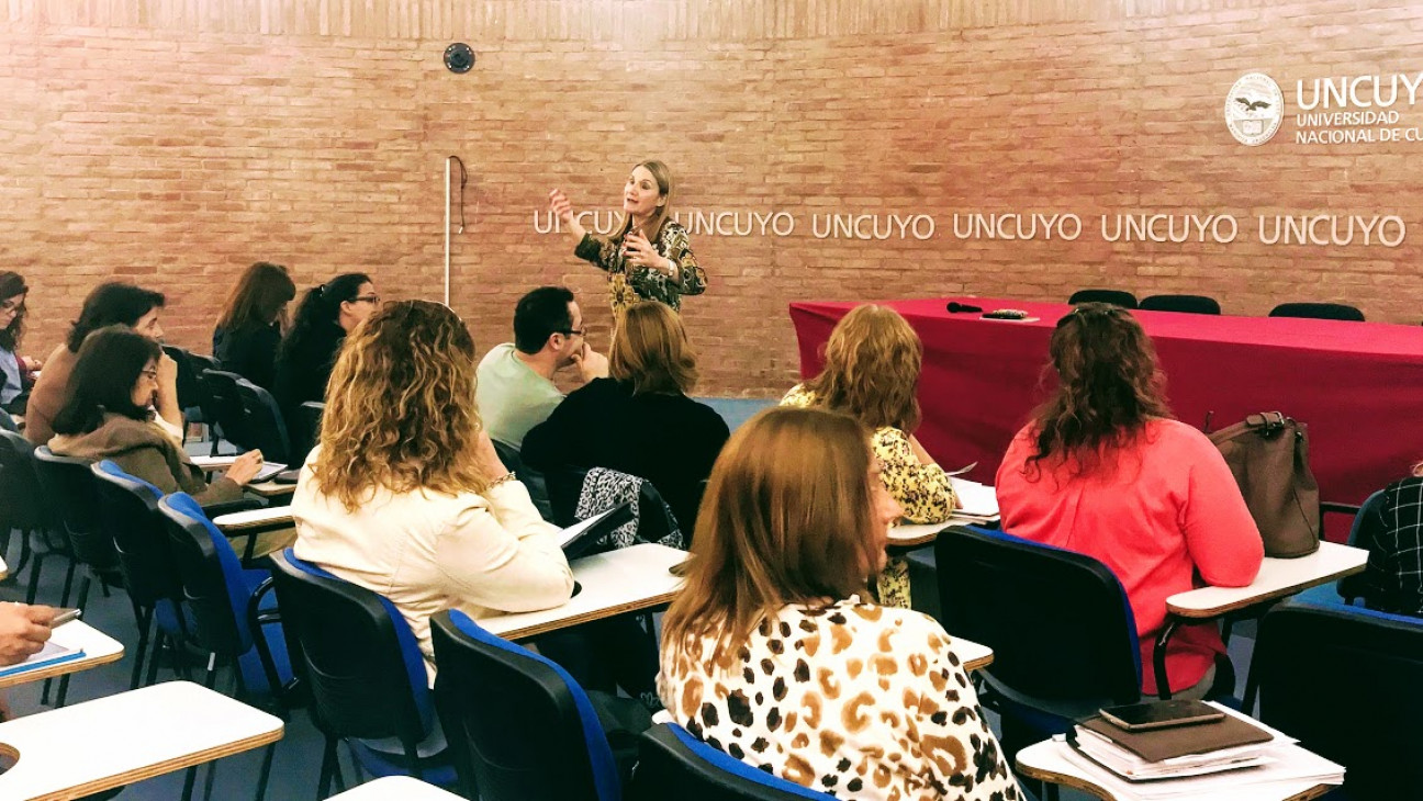 imagen Se presentaron los primeros materiales didácticos del "Programa de Capacitación Docente" de Secretaría Académica 