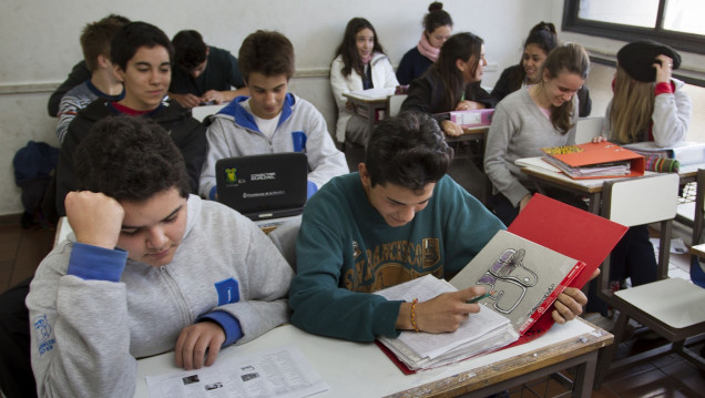 imagen Emiten bono de puntaje para docentes y preceptores