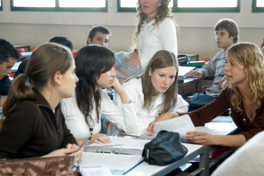 imagen Docentes y preceptores podrán tramitar bono de puntaje del 22 al 26 de febrero 