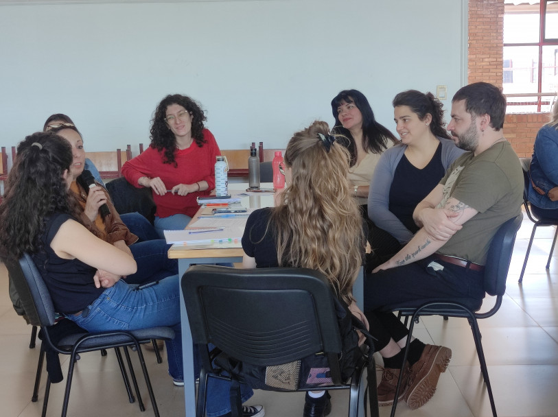imagen Más de 40 nodocentes participaron de un taller sobre acompañamiento de trayectorias académicas 