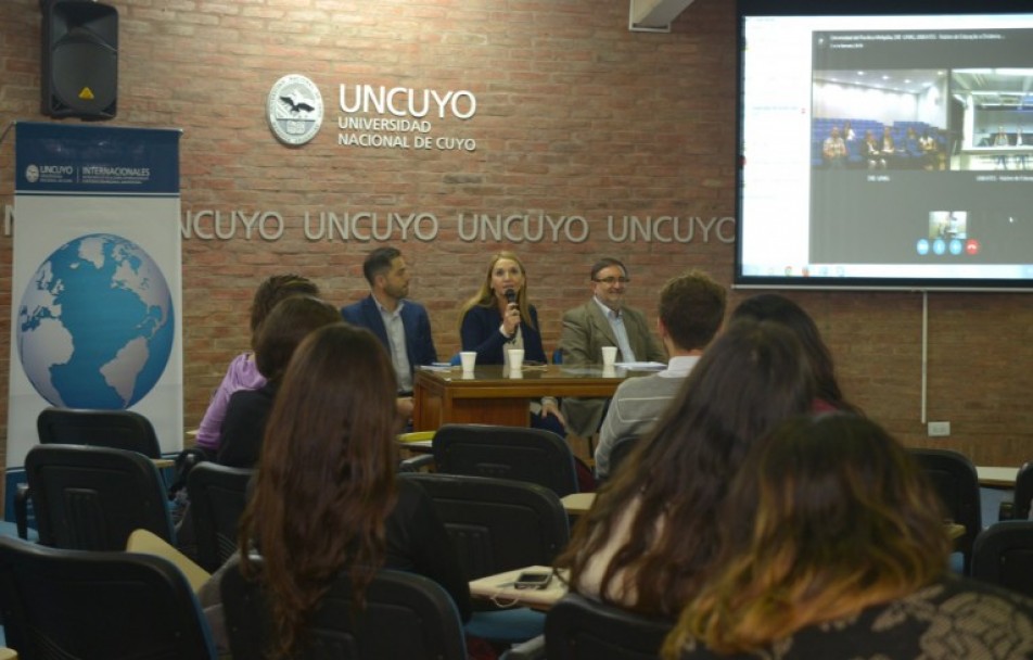 imagen Universitarios de 4 países participan en la Cátedra Virtual Latinoamericana