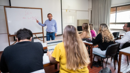 imagen La UNCUYO lanza el programa de incentivos a la innovación pedagógica "María Victoria Gómez de Erice"