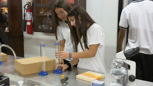 imagen UNCUYO y Fundación YPF inauguraron un laboratorio y un aula para la experimentación científica