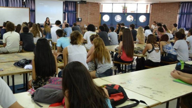 imagen Dos facultades trabajan contenidos de derechos humanos en sus ingresos