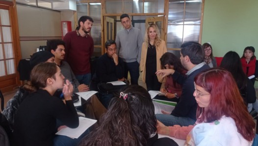 imagen Docentes secundarios y estudiantes tutores de la UNCUYO compartieron un taller de planificación de proyectos