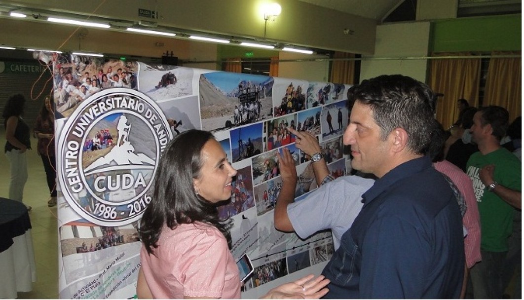 imagen Celebran los 30 años del Primer Ascenso al Aconcagua del Centro Universitario de Andinismo de la UNCUYO