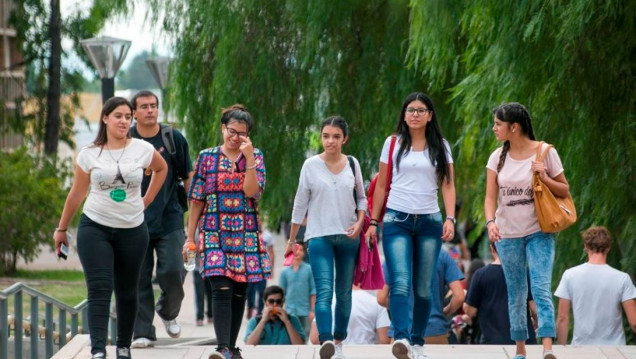 imagen Abren convocatoria para estudiantes que quieran ser tutores universitarios