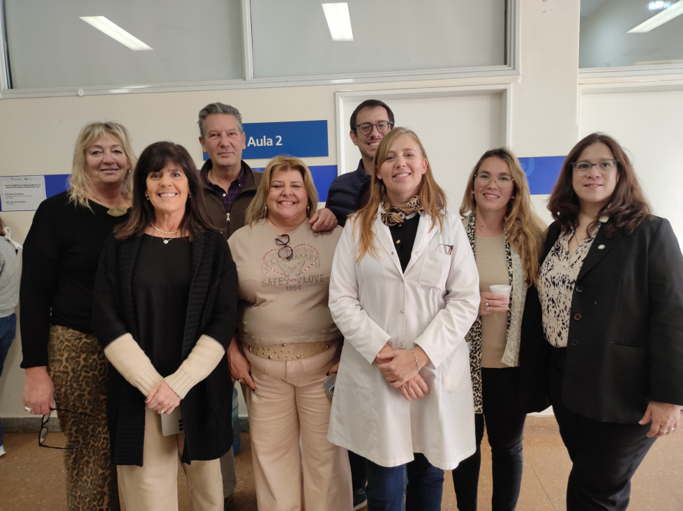 imagen Cuidar a quienes cuidan: un taller para fortalecer el autocuidado en  equipos que acompañan a estudiantes