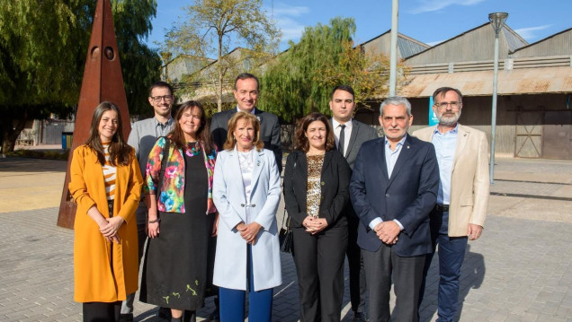 imagen Esther Sánchez y su equipo de trabajo