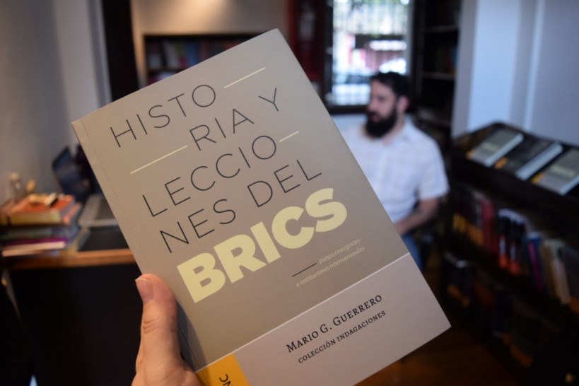 imagen Mario Guerrero presentó su libro "Historias y lecciones del BRICS. Países emergentes e instituciones internacionales" en la UNCUYO