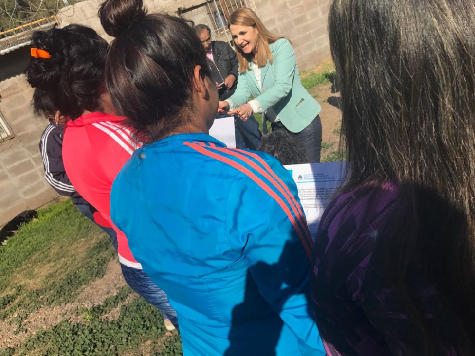 imagen  Mujeres privadas de libertad se certificaron como Auxiliares de Cerámica