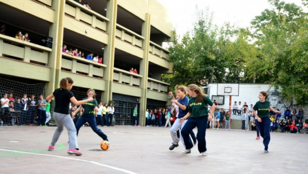 imagen Inscriben para ingresar a las escuelas secundarias