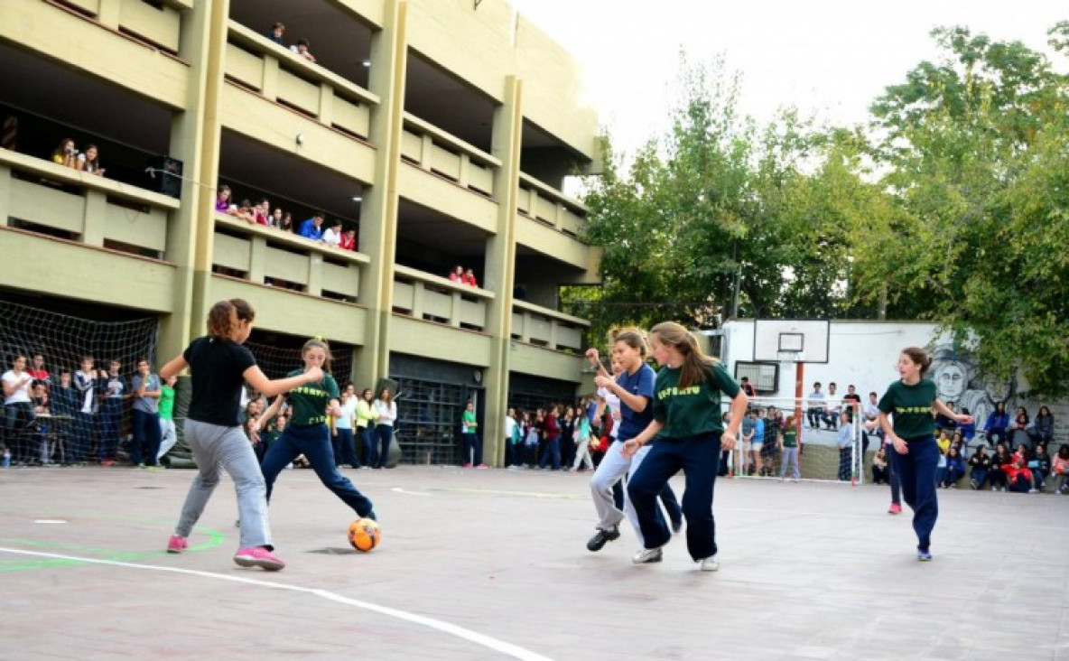imagen Inscriben para ingresar a las escuelas secundarias