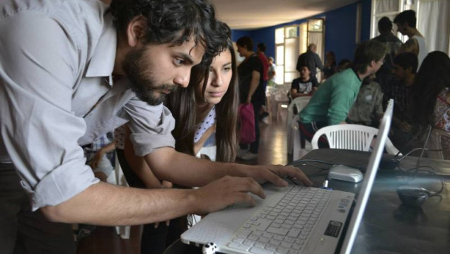 imagen Convocan a estudiantes para diseñar el nuevo afiche de los "Proyectos Mauricio López"