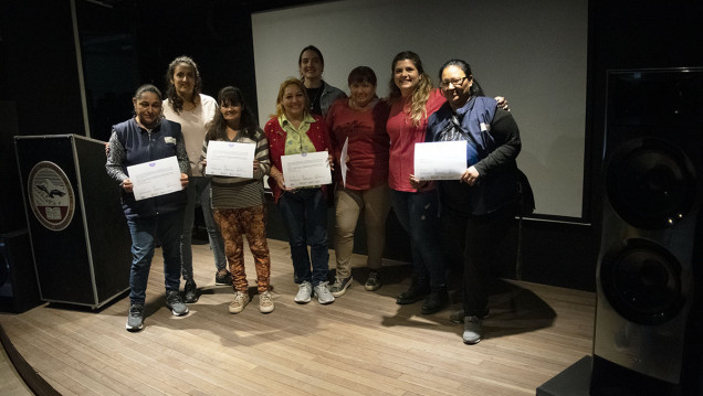 imagen Entrega de certificados de la Escuela Itinerante: cartoneras y recicladoras en redes de cuidados