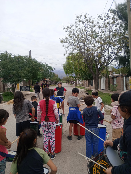 imagen La Biblioteca del Barrio Álvarez Condárco se organiza para arreglar su techo