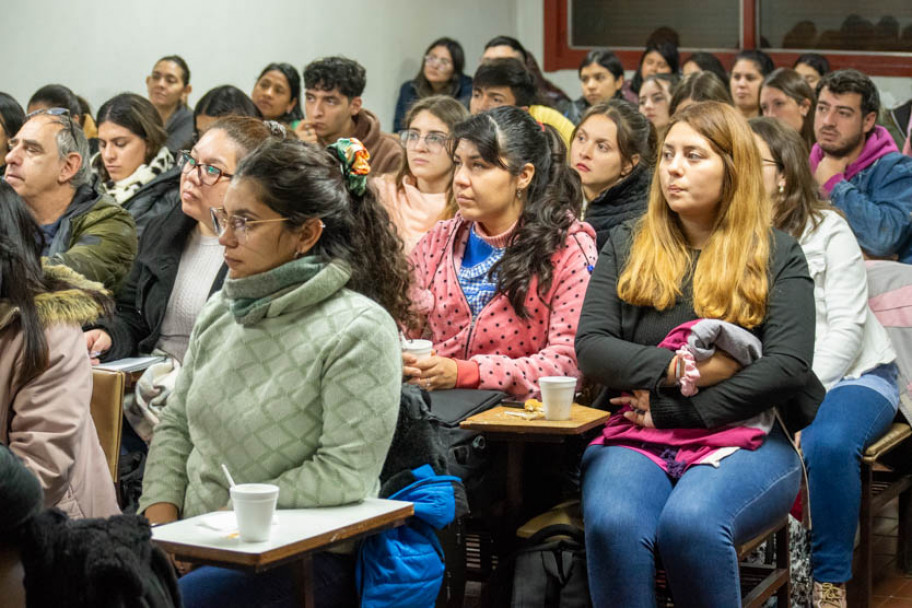 imagen Realizaron un panel con organizaciones sociales en la Facultad de Filosofía y Letras