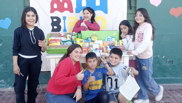 imagen La Biblioteca del Barrio Álvarez Condárco se organiza para arreglar su techo