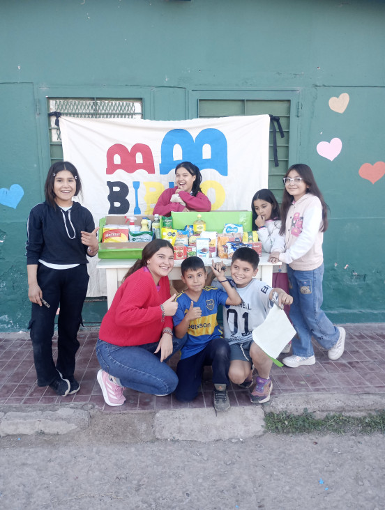 imagen La Biblioteca del Barrio Álvarez Condárco se organiza para arreglar su techo