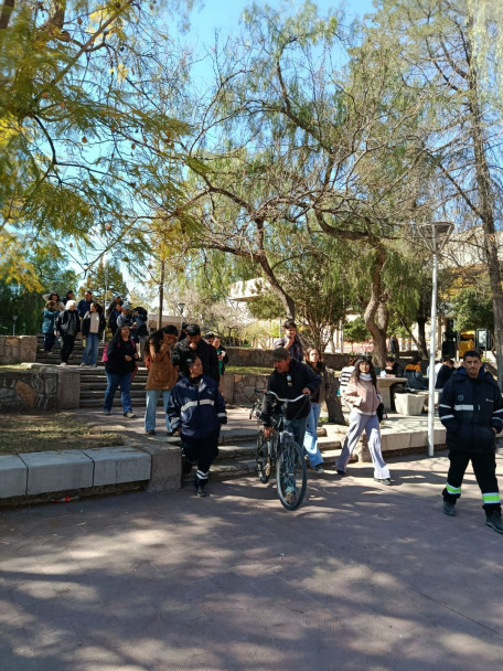 imagen Recorrido por las zonas de compostaje de la UNCuyo