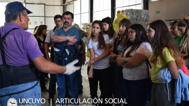 imagen Estudiantes de los colegios de la UNCUYO aprendieron sobre separación y reciclaje de residuos