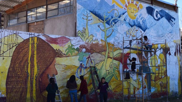 imagen Realizan Mural para integrar a la comunidad en Luján