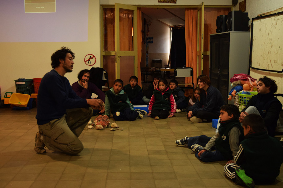 imagen Estudiantes de primaria guían las visitas del museo comunitario El Diamante 