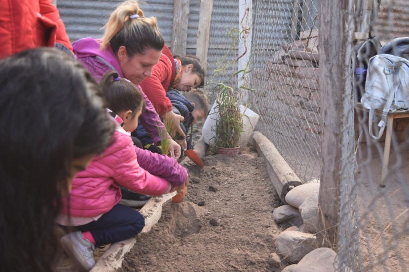 imagen Se inauguró una huerta agroecológica en el Jardín Puentecitos en Godoy Cruz