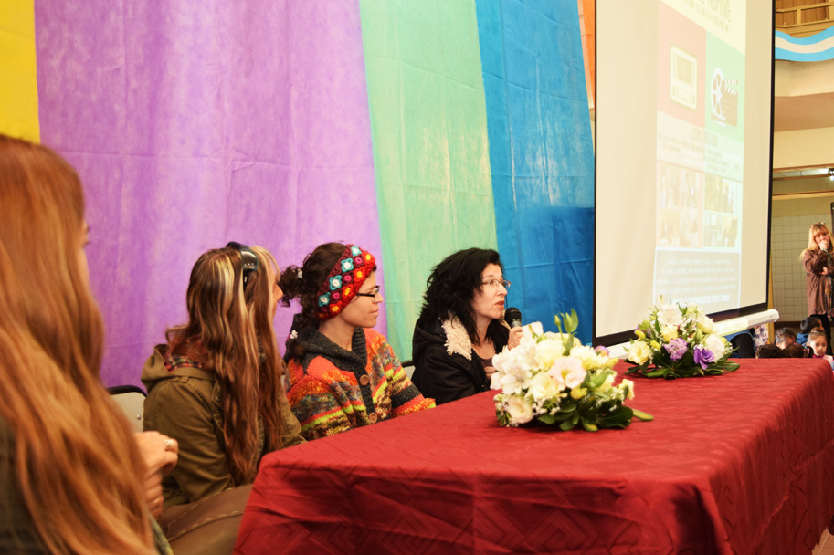 imagen Inauguraron cine escolar comunitario en el Barrio La Gloria