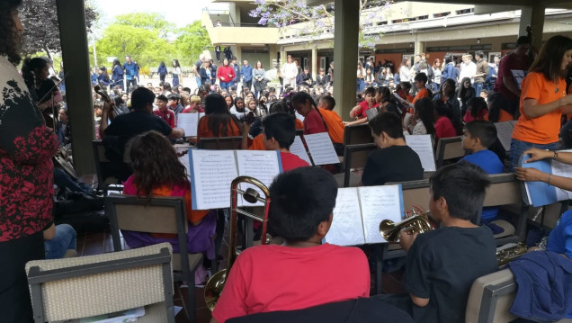 imagen Estudiantes del Martín Zapata trabajan junto a la Escuela Emaús