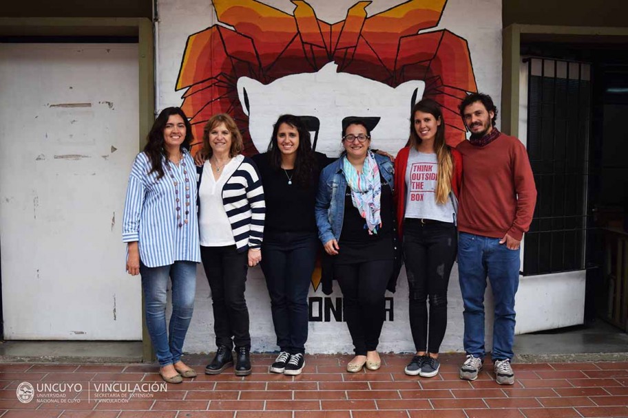 imagen Estudiantes de la Escuela Martín Zapata participan en proyectos sociales educativos