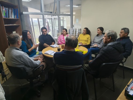 Referentes del encuentro: Cintia Muller, de la UST Campesina y Territorial; Pablo Izquierdo, del Foro de Economía Social; Luis Diestra, Julio Díaz y Eduardo Moyano, del movimiento de Empresas Recuperadas; y Débora Vitaliti, Viviana Paredes, Emilia Molina y Gustavo Nieto, del Área de Articulación Social y Territorio de la UNCUYO.