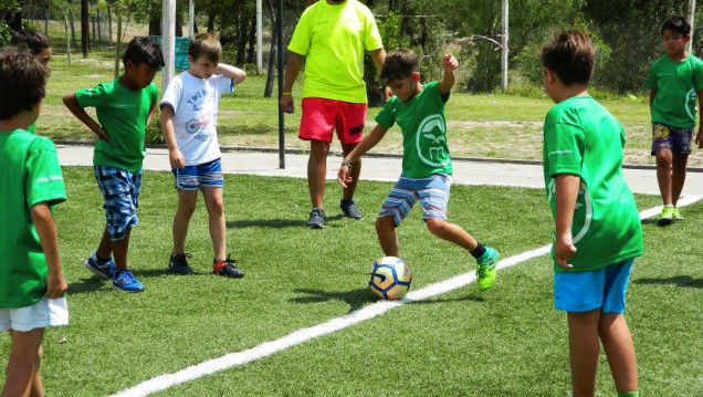 imagen Inscriben para la Escuela Sociodeportiva Real Madrid- UNCuyo