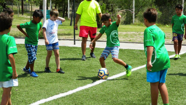 imagen Inscriben para la Escuela Sociodeportiva Real Madrid- UNCuyo