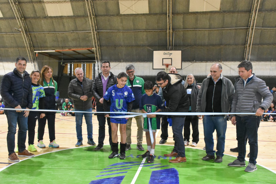 imagen Remodelaron el piso del estadio mayor de la UNCUYO